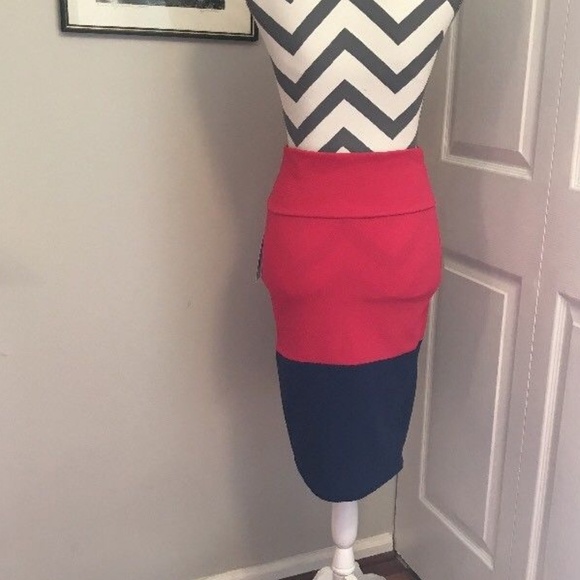 NWT LuLaRoe LLR‎ XS ColorBlock Cassie - Picture 2 of 7
